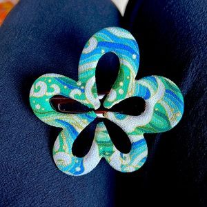 NWOT!! FABRIC COVERED HAIR CLIP. Kimono hair clip.